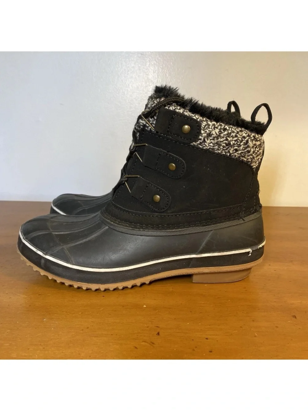 Khombu Women’s 7 Keri Black Duck Boots Faux Fur Lined Waterproof Winter Snow